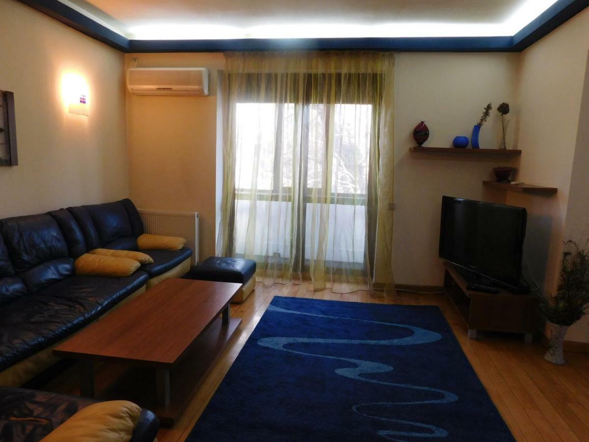Nicole'S Apartment Бухарест Екстер'єр фото