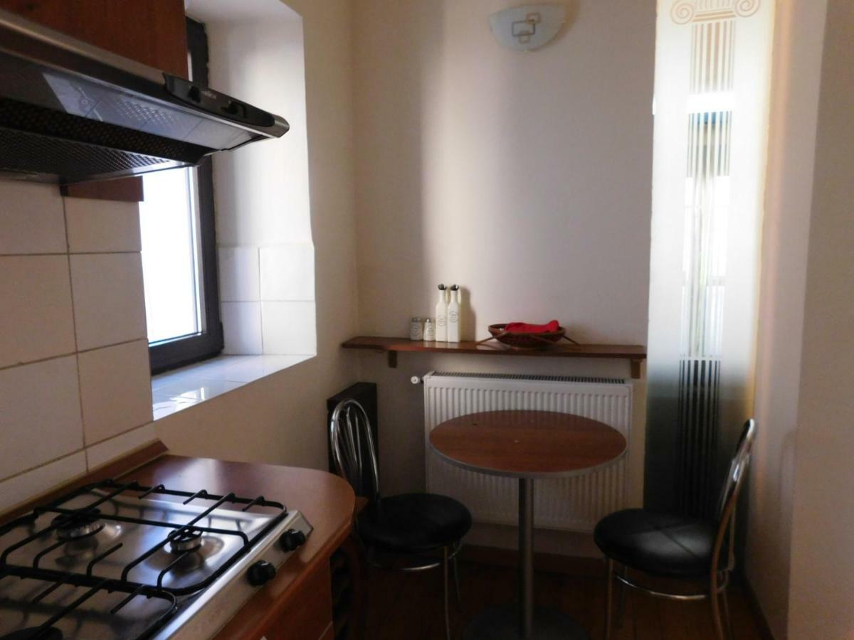 Nicole'S Apartment Бухарест Екстер'єр фото