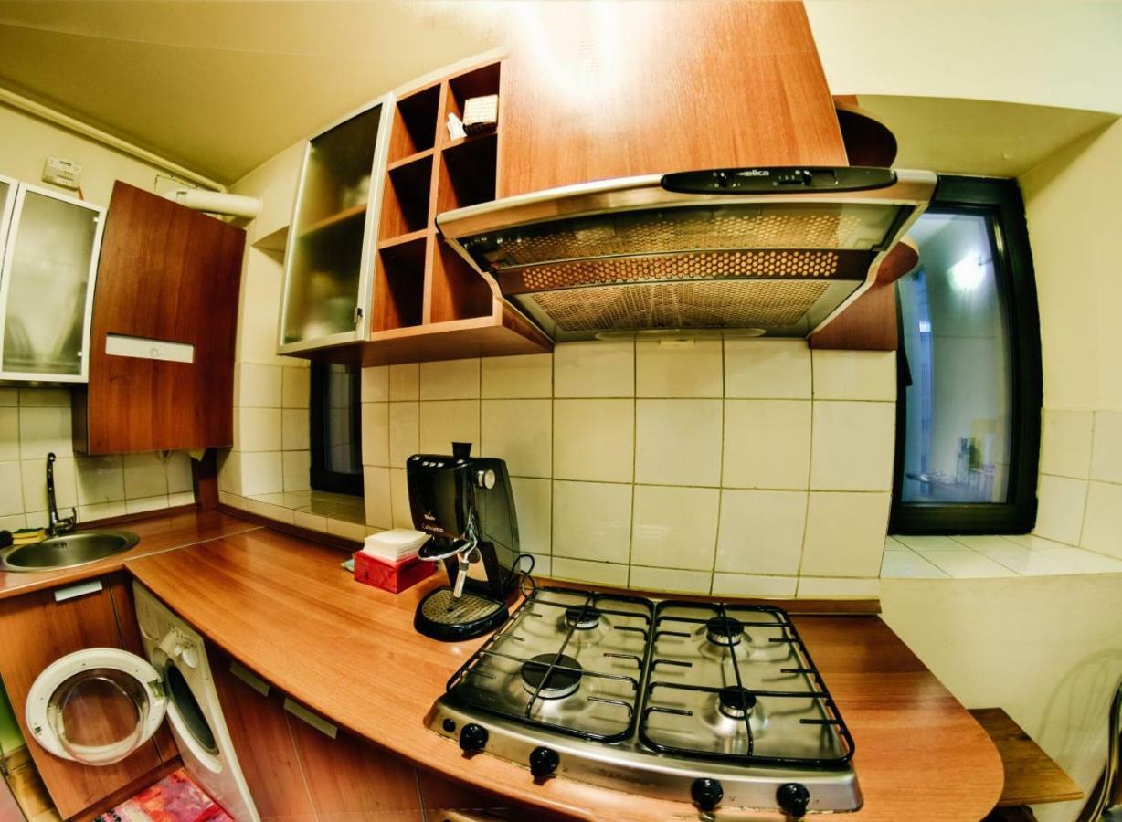 Nicole'S Apartment Бухарест Екстер'єр фото