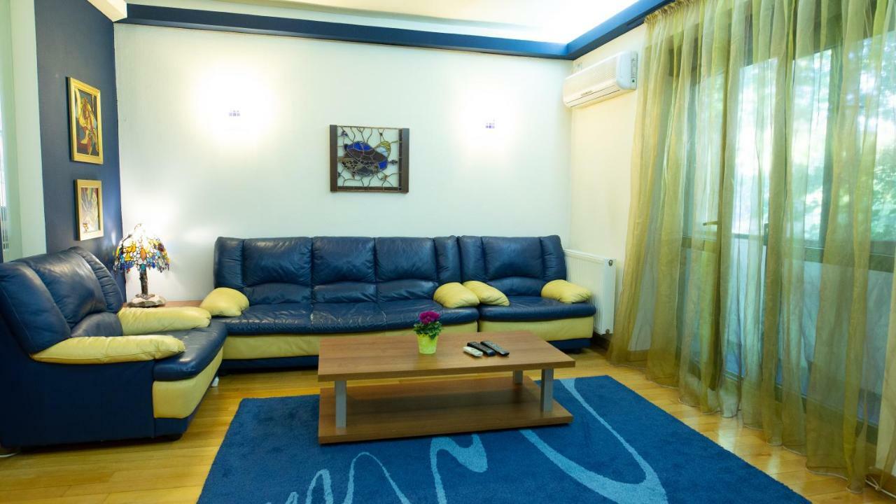 Nicole'S Apartment Бухарест Екстер'єр фото