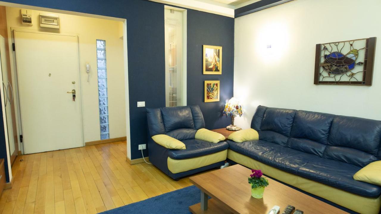 Nicole'S Apartment Бухарест Екстер'єр фото