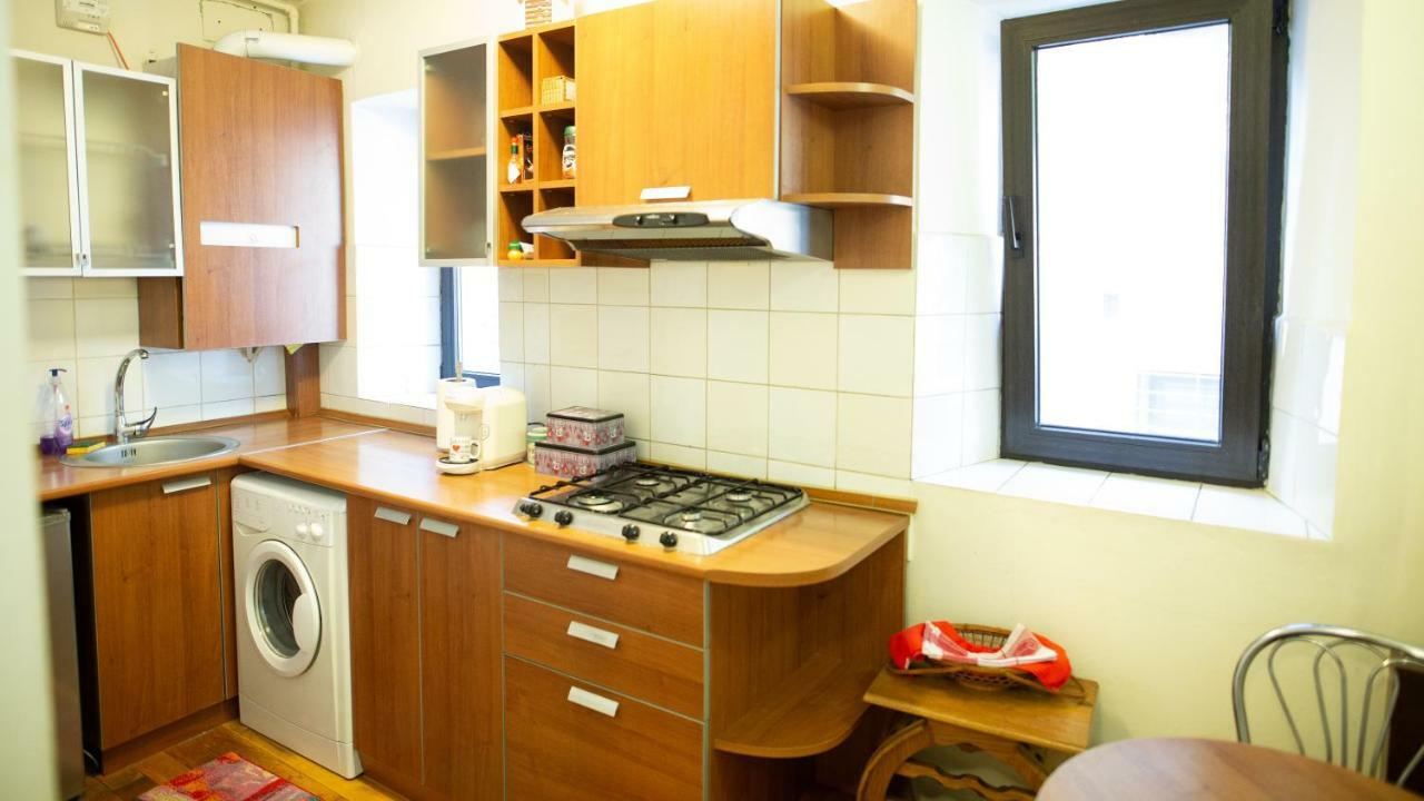 Nicole'S Apartment Бухарест Екстер'єр фото