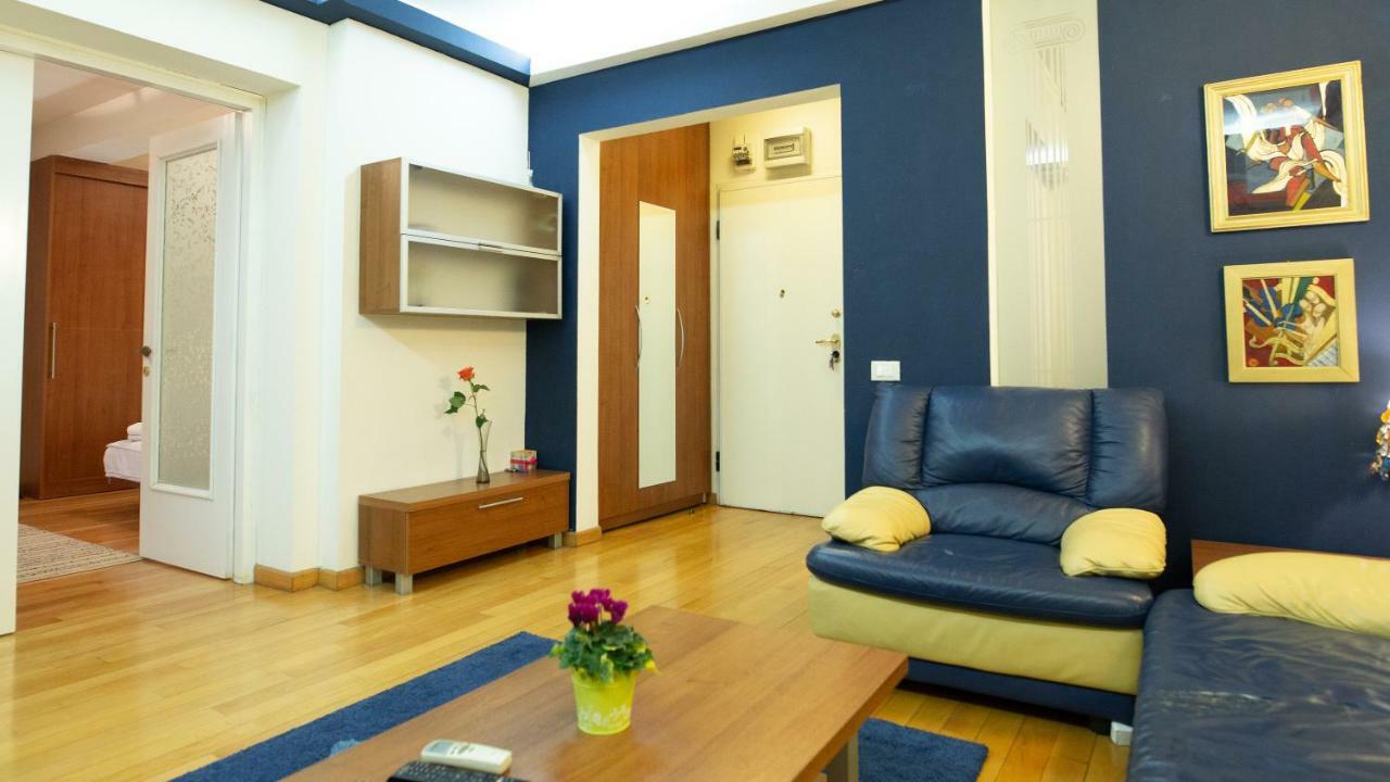 Nicole'S Apartment Бухарест Екстер'єр фото